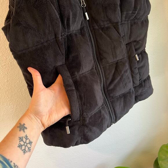 Eddie Bauer Black Goose Down Soft Puffer Plush Zip Up Snow Vest Size Small - Picture 4 of 10